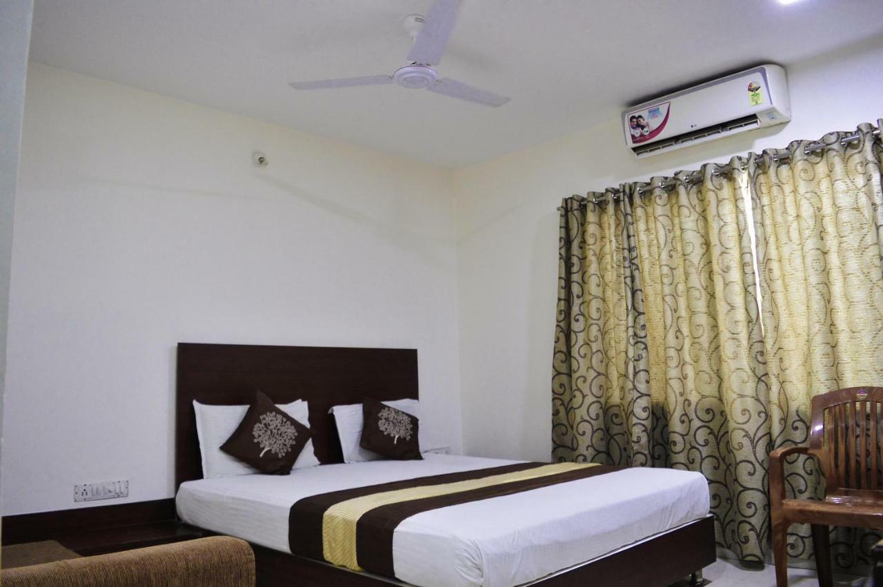 Hotel Maheshwari Avenue Ujjain Esterno foto
