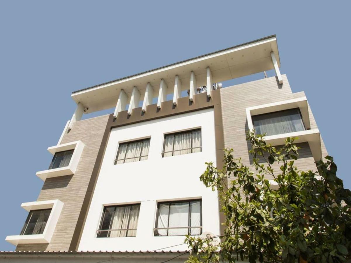 Hotel Maheshwari Avenue Ujjain Esterno foto