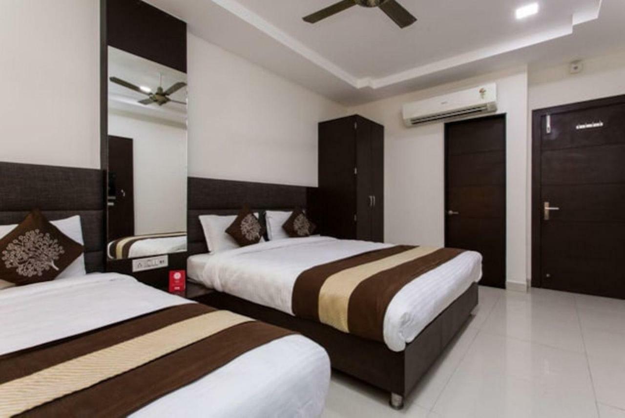 Hotel Maheshwari Avenue Ujjain Esterno foto